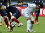 20140616_021010_mathieu-debuchy-roger-espinoza.jpg