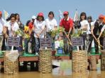 20140616_174349_penanaman-bakau-menparekraf-toiur-de-singkarak.jpg