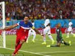 20140617_052643_clint-dempsey-merah.jpg
