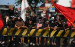 20140618_201513_demo-warga-dolly-tolak-penutupan-lokalisasi.jpg