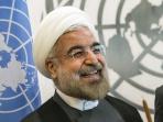 20140619_200419_hassan-rouhani-senyum.jpg