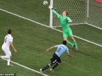 20140620_060138_luis-suarez-sundul-gol.jpg