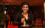 20140620_163308_regina-ivanova-artis-penampil-solo-ami-awards-2014.jpg