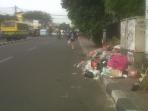 20140624_103943_20140624_sampah-trotoar-ks-tubun.jpg