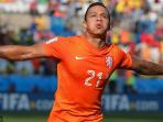 20140624_112931_memphis-depay-belanda-chile.jpg