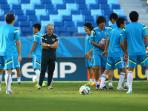 20140624_140340_alberto-zaccheroni-danpemainjepang.jpg
