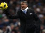 20140626_145640_roberto-mancini-lemparbolaaaa.jpg