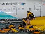20140627_130043_garuda-evakuasi-penumpang.jpg