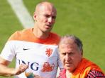 20140627_163327_arjen-robben-ngasoooooo.jpg