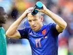 20140629_234025_arjen-robben-kepanasan.jpg