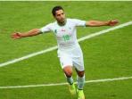 20140701_055049_gelandang-timnas-aljazair-abdelmoumene-djabou.jpg