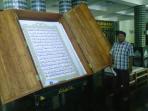 20140701_162740_al-quran-raksasa-banyuwangi.jpg