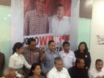 20140701_175045_hayono-isman-menyampaikan-dukungan-kepada-jokowi-jk-di-markas-jenggala-jakarta-selasa-sore-ini.jpg