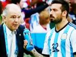 20140702_035538_alejandro-sabella-disemprot-ezequiel-lavezzi.jpg