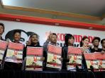 20140702_141313_salam-2-jari-konser-jokowi.jpg