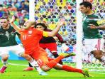 20140703_005157_arjen-robben-diving.jpg