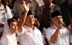 20140706_143643_prabowo-hatta-teleconference-dengan-sejumlah-pesantren.jpg