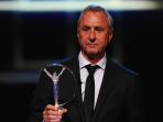 20140708_040647_johan-cruyff-pegangtuh.jpg