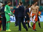20140708_040949_louis-van-gaal-salaman.jpg
