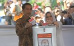 20140709_201932_jokowi-dan-istri-nyoblos.jpg