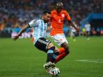 20140711_051405_ezequiel-lavezzi-lewatinbelandaaaa.jpg