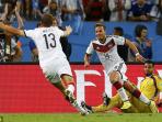 20140714_043550_mario-gotze-thomas-muller.jpg