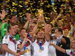20140714_054730_lukas-podolski-jerman-juara.jpg