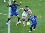20140714_060108_miroslav-klose-javier-mascherano.jpg