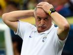 20140715_105255_luiz-felipe-scolari-pegangpalaaa.jpg