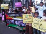 20140719_121546_aksi-sda-gresik-solidaritas.jpg