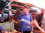 20140719_155324_yaki-spesies-yang-nyaris-punah-dijual-di-pasar-langowan-manado.jpg