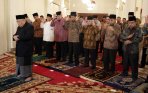 20140720_212119_presiden-sby-sholay-bareng-pasangan-capres-cawapres.jpg
