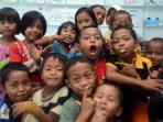20140722_101728_anak2-pengungsi-syiah-sampang.jpg