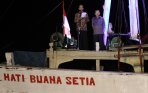 20140723_003613_jokowi-jk-pidato-kemenangan-di-atas-kapal-pinisi.jpg