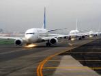 20140723_084549_pesawat-antri.jpg