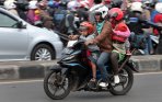 20140723_155626_pemudik-ini-nekat-mudik-menggunakan-sepeda-motor.jpg
