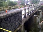 20140724_104553_pondasi-jembatan-cibaruyan-kabupaten-ciamis-di-jalur-mudik-selatan-ambrol.jpg