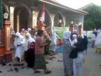 20140728_103914_warga-bali-salat-id.jpg