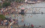 20140729_184031_liburan-lebaran-di-pantai-ancol-ramai-pengunjung.jpg