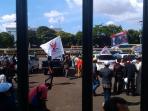 20140806_152118_pendukung-prabowo-di-dpr-nih2.jpg