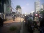 20140808_101856_jalan-sudirman-di-depan-gedung-summitmas-i-tersendat-akibat-proyek-mrt.jpg