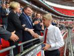 20140811_015727_arsene-wenger-salaman.jpg