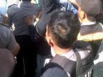 20140811_161032_aksi-demonstrasi-hmi-cabang-gowa-raya-berakhir-ricuh.jpg