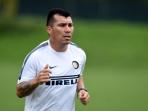 20140812_010704_gary-medel-larilariiiii.jpg