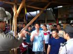 20140812_102217_puluhan-petugas-gabungan-satpol-pp-polisi-dan-tni.jpg