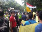20140812_133420_20140812_massa-di-kantor-dinas-pendidikan-kota-bogor.jpg