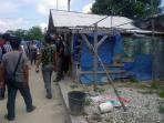 20140814_101126_rumah-tersangka-s-alias-sofian-pelaku-mutilasi-di-siak.jpg