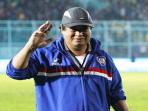 20140815_155803_pelatih-arema-cronus-suharno.jpg