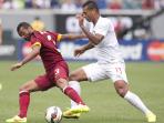 20140818_235741_fredy-guarin-dan-ashley-cole.jpg