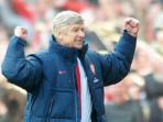 20140827_030506_ekspresi-kegembiraan-pelatih-arsenal-arsene-wenger.jpg